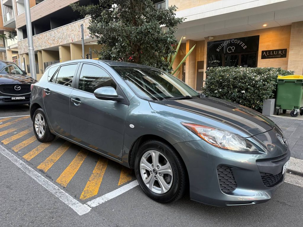 2013 MAZDA 3